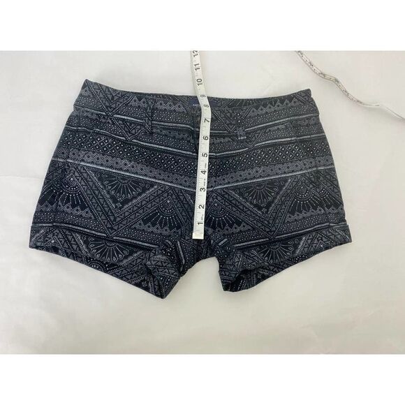 American Eagle Women's Midi Shorts Aztec Boho Stretch Print Black - Size 0 - Picture 6 of 7